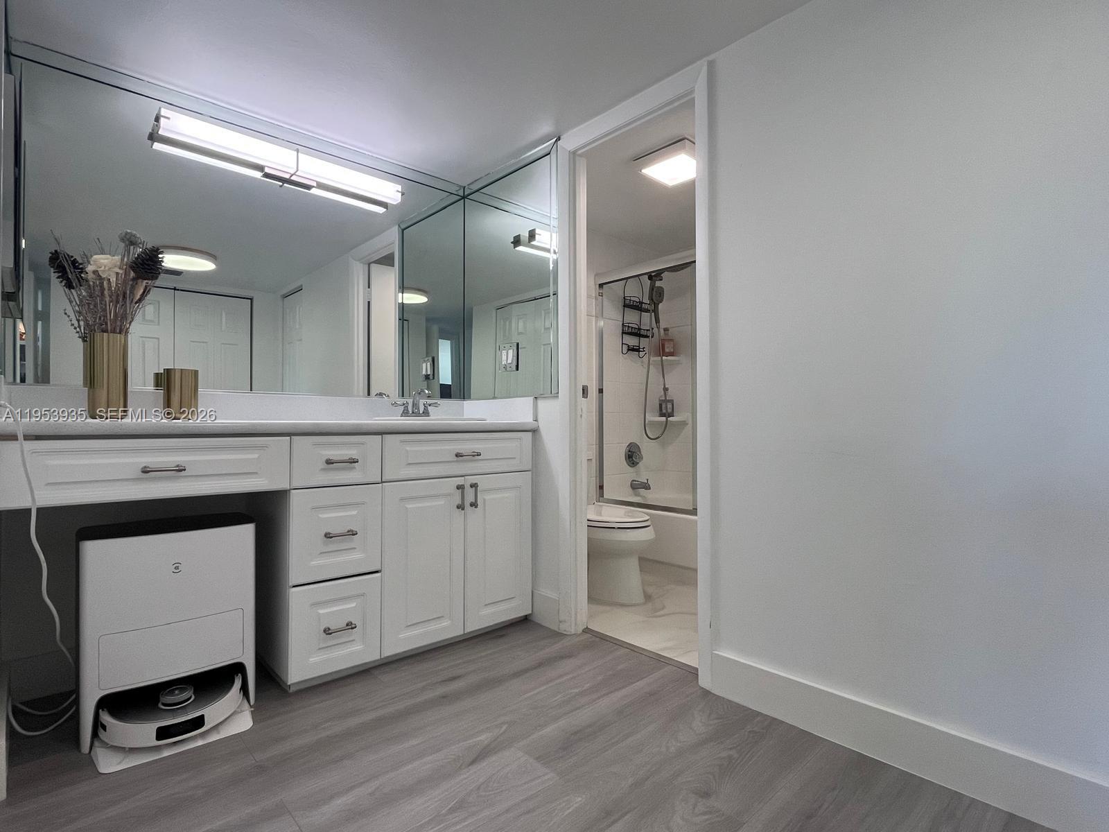 CORONADO CONDO- TOWER II - Residential