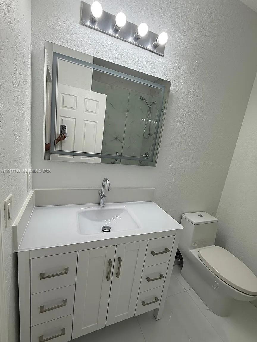 DORAL ISLES NORTH SEC TWO - Residential Lease