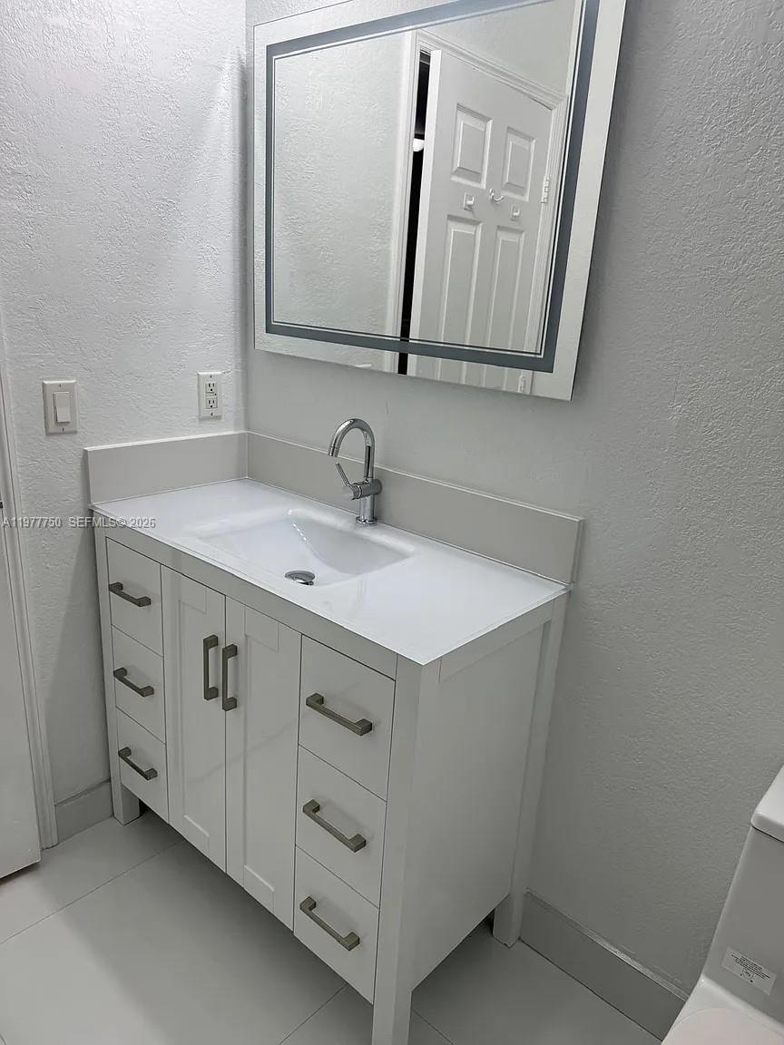 DORAL ISLES NORTH SEC TWO - Residential Lease