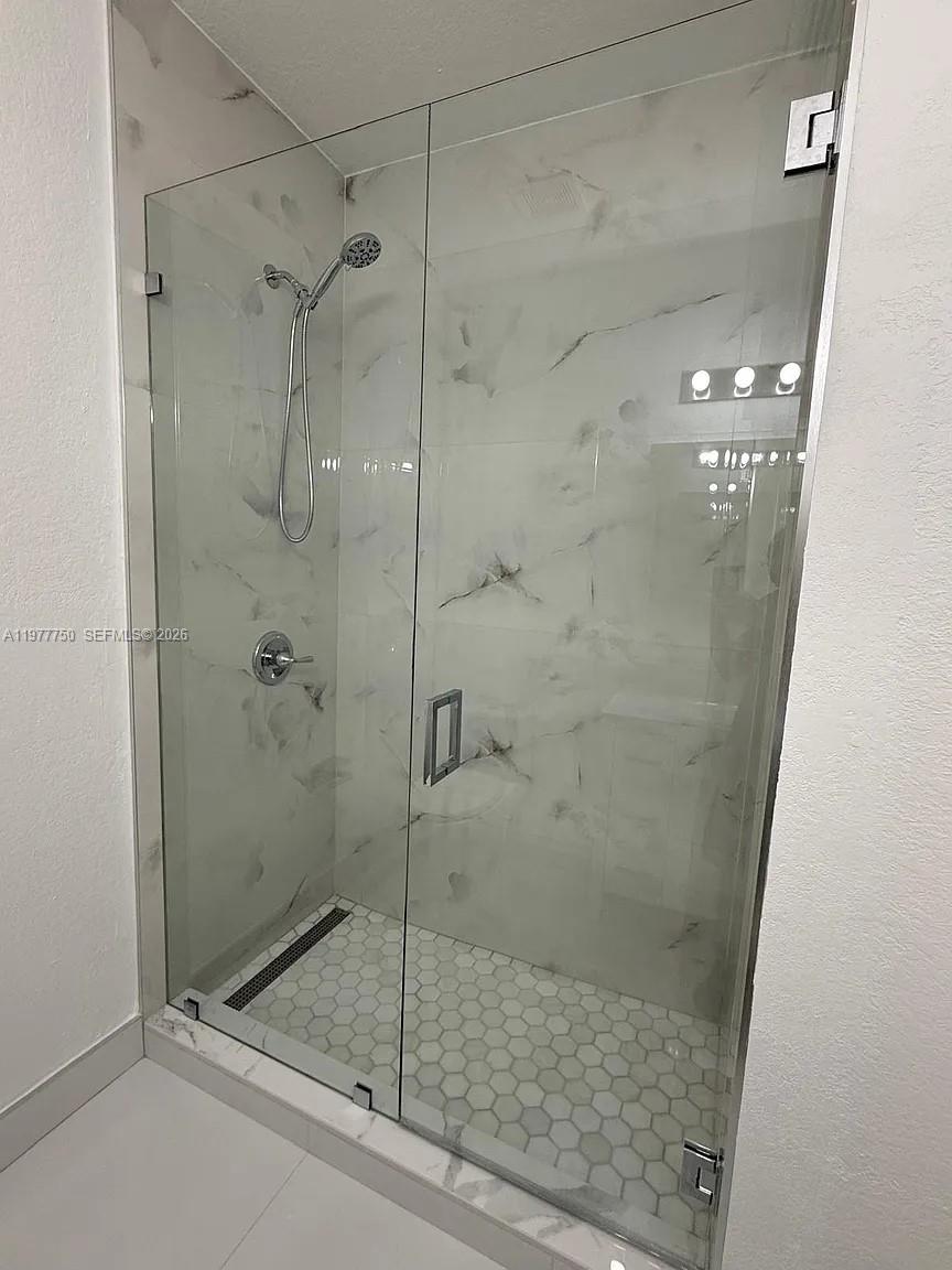 DORAL ISLES NORTH SEC TWO - Residential Lease