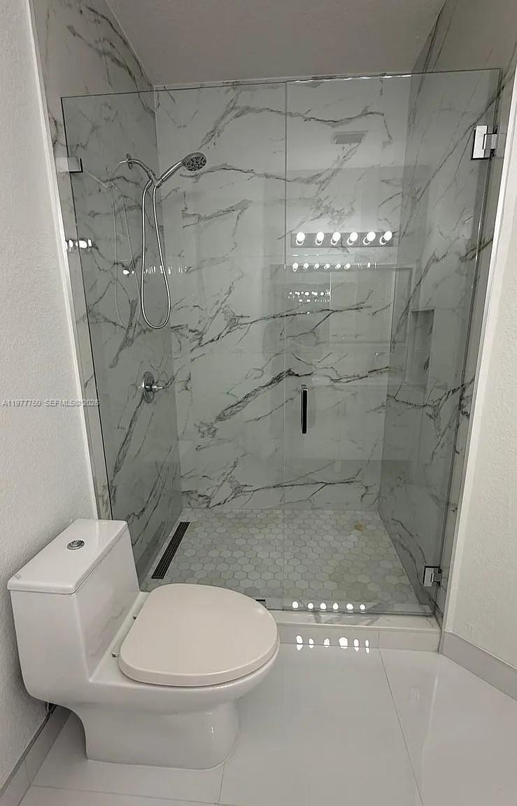 DORAL ISLES NORTH SEC TWO - Residential Lease