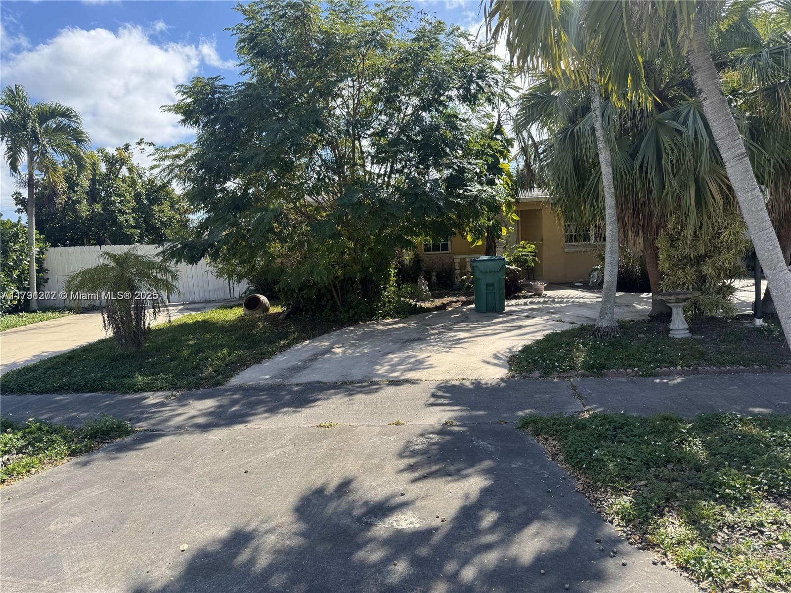 Property for Sale at 11462 Sw 42nd St, Miami, Broward County, Florida - Bedrooms: 3 
Bathrooms: 2  - $650,000