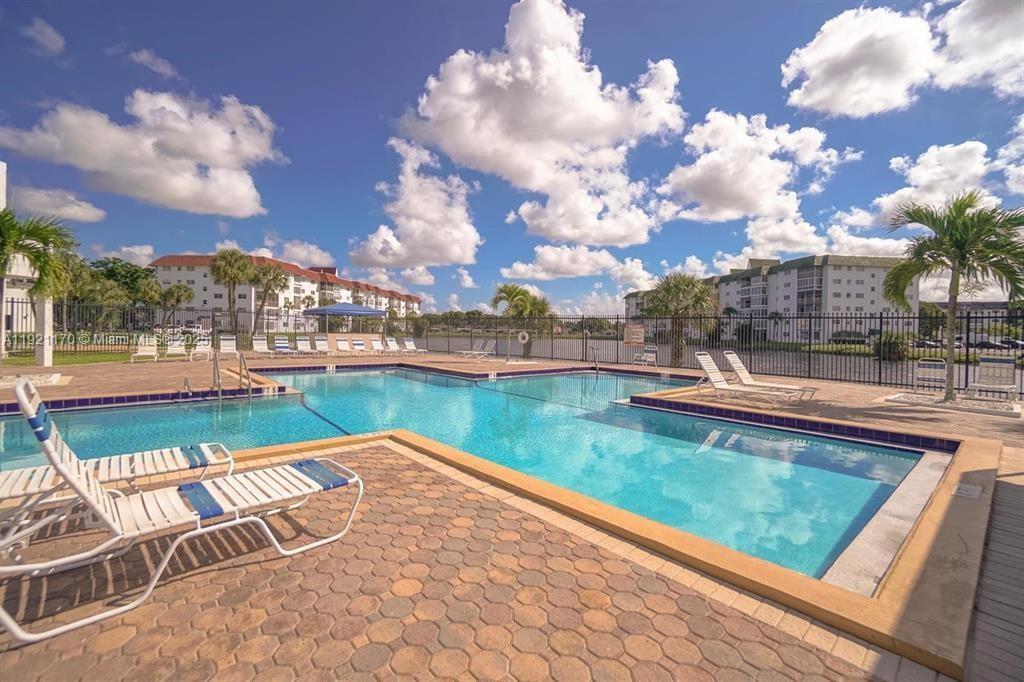 CASTLE APARTMENTS 15 COND - Residential