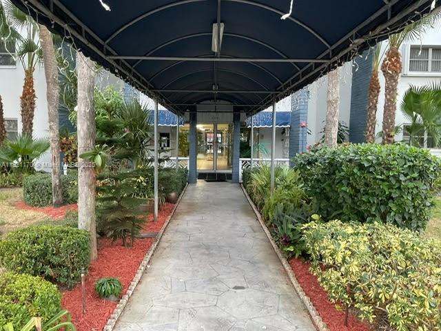 CASTLE APARTMENTS 15 COND - Residential