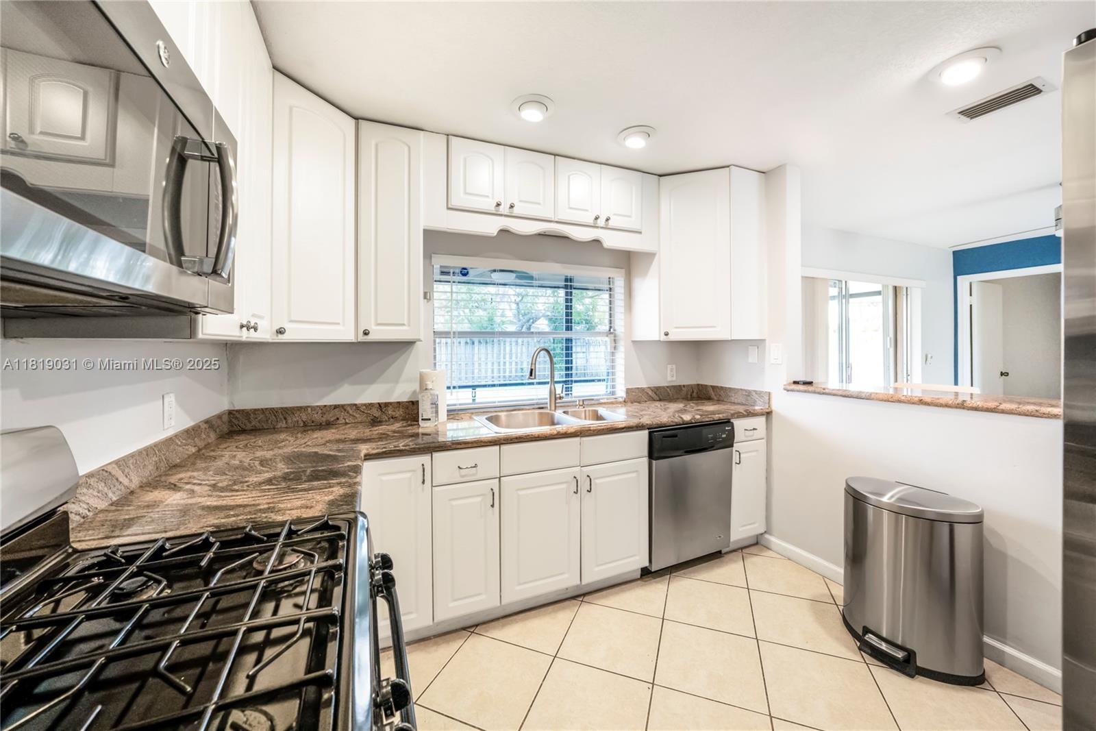 Rental Property at 9523 Nw 26th St, Sunrise, Miami-Dade County, Florida - Bedrooms: 2 
Bathrooms: 2  - $2,900 MO.