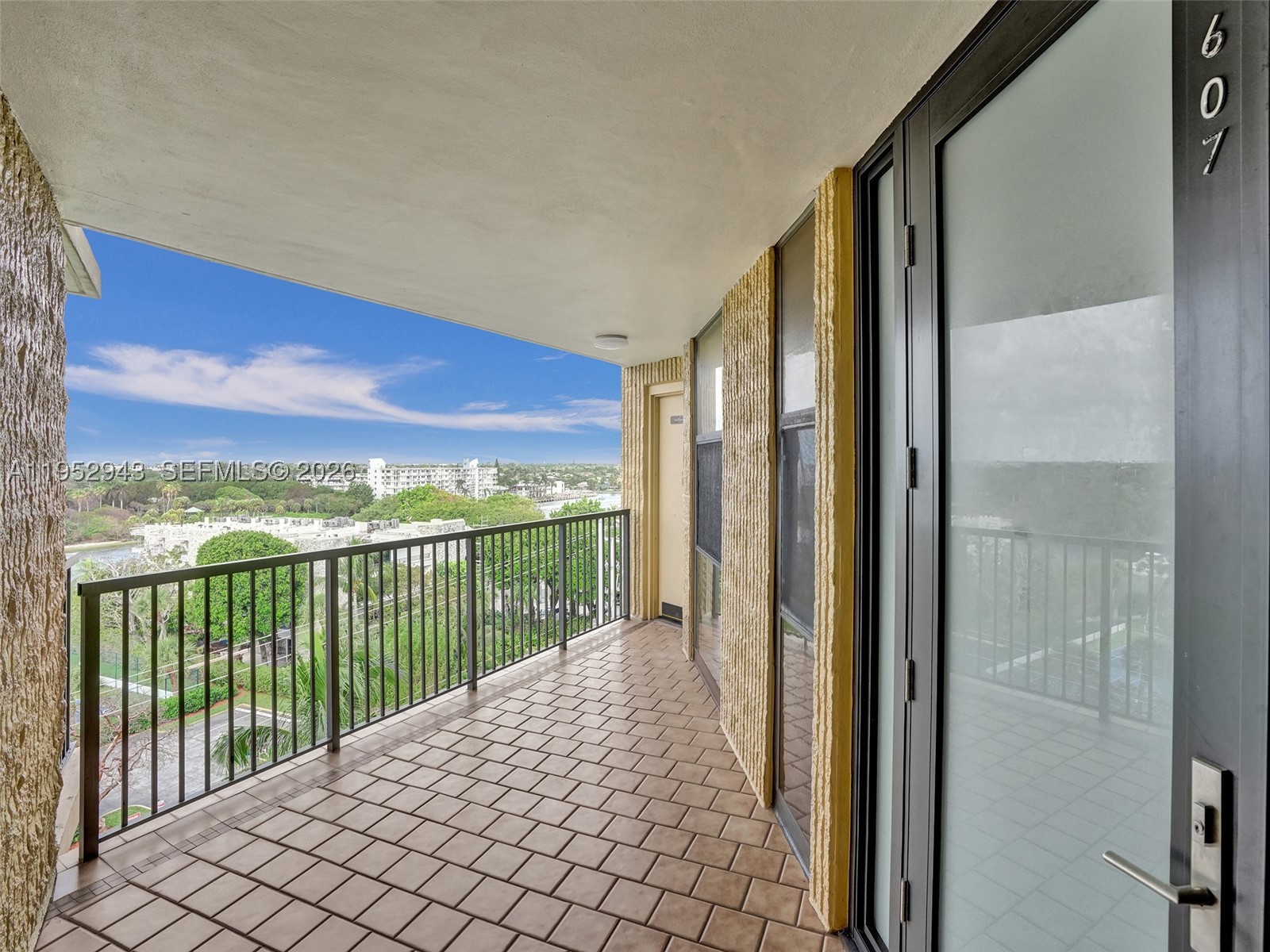 1167 Hillsboro Mile 607