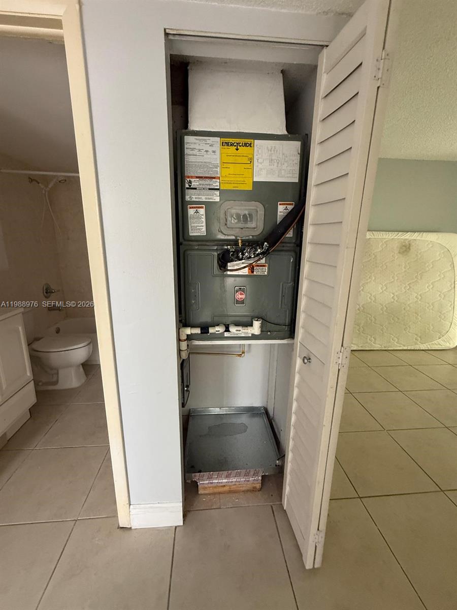 ¤INTERNATIONAL PARK I COND - Residential