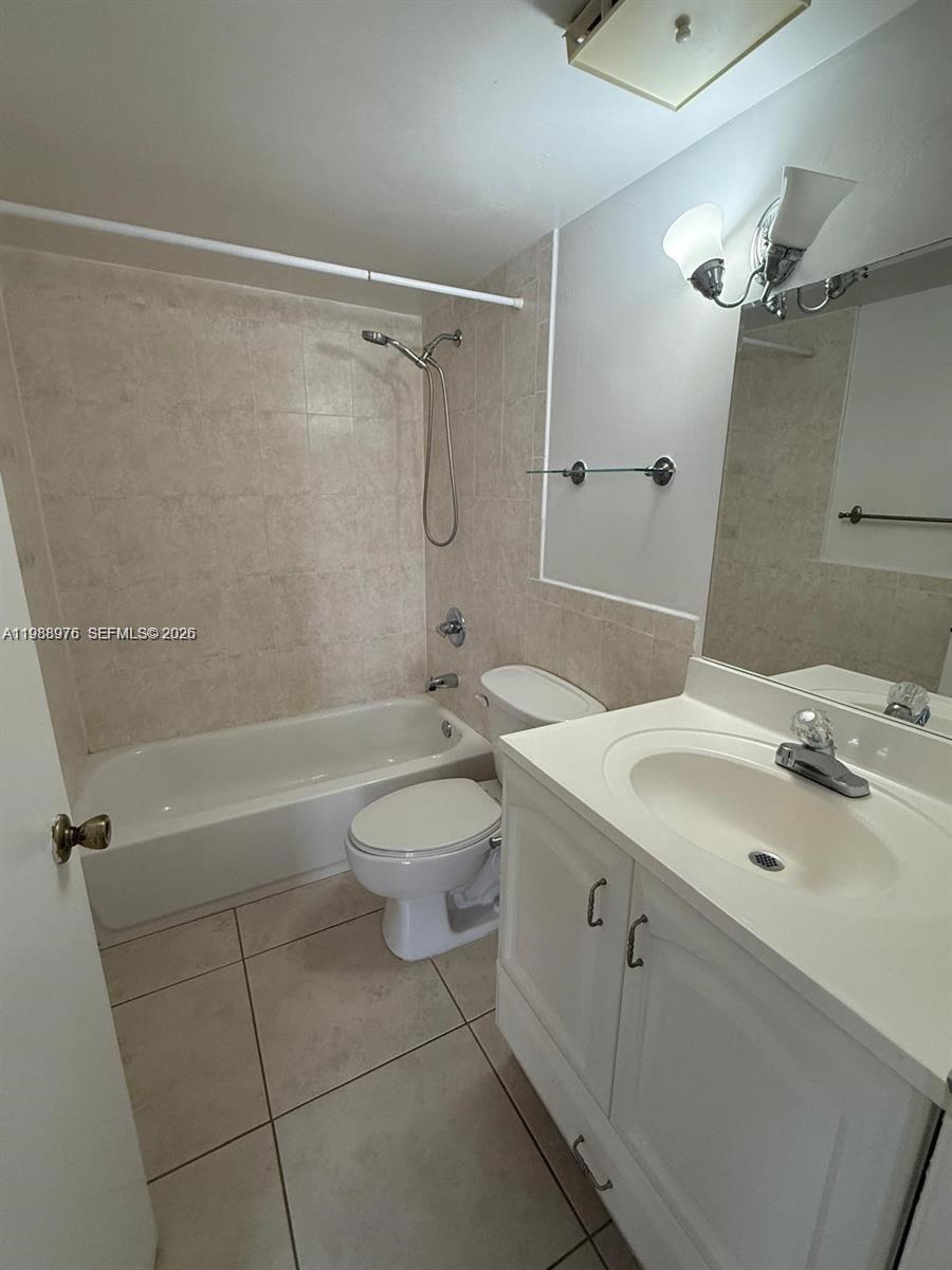 ¤INTERNATIONAL PARK I COND - Residential