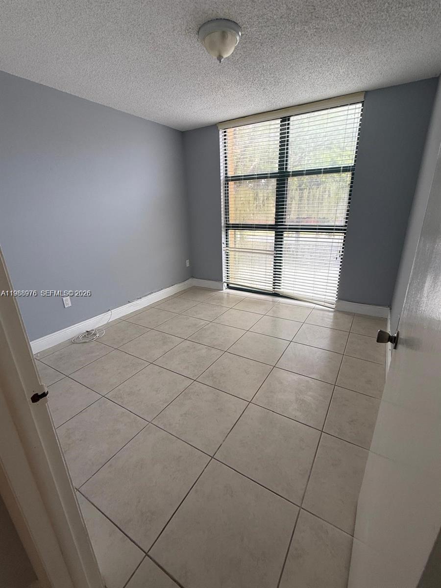 ¤INTERNATIONAL PARK I COND - Residential