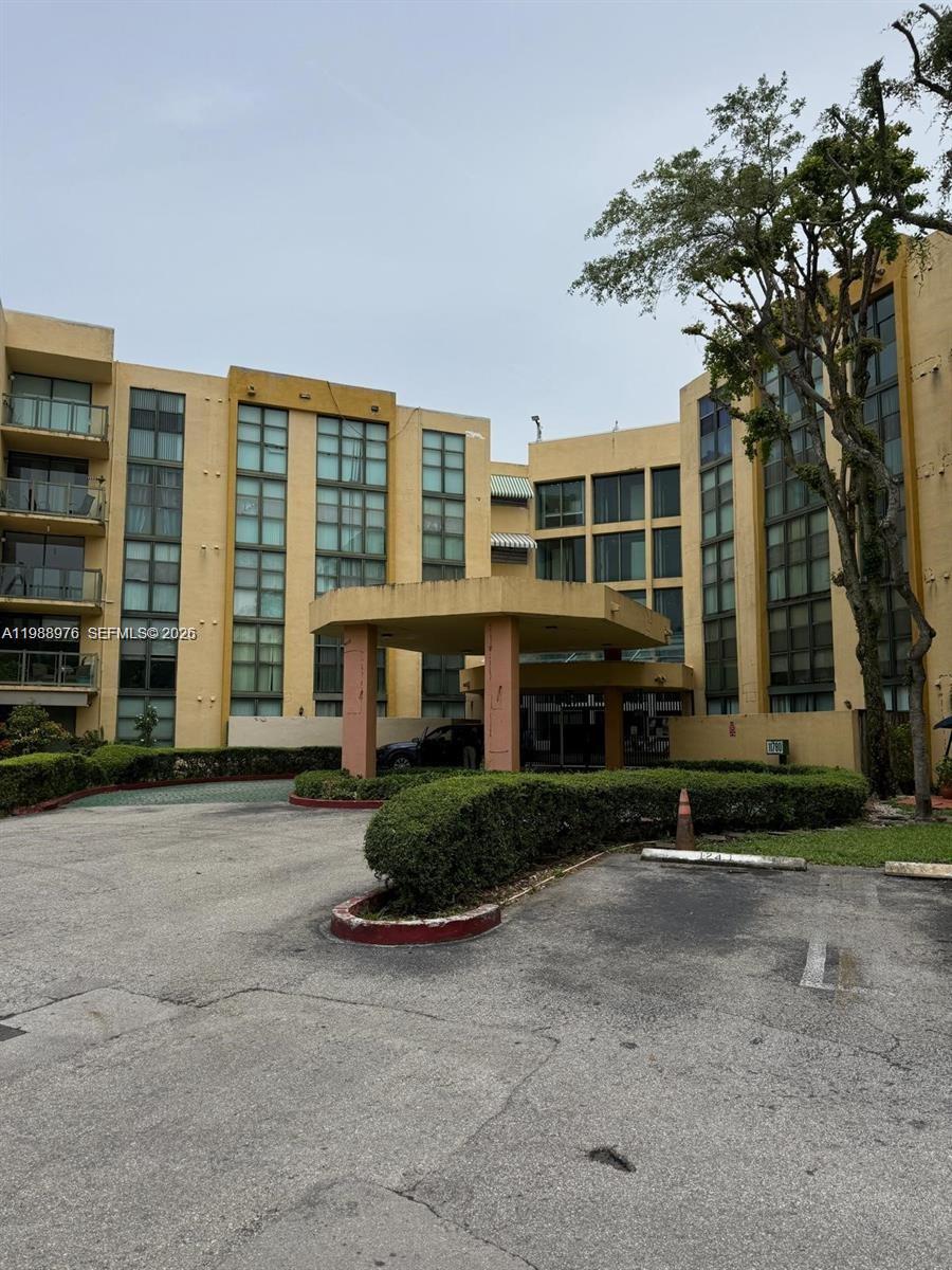 ¤INTERNATIONAL PARK I COND - Residential