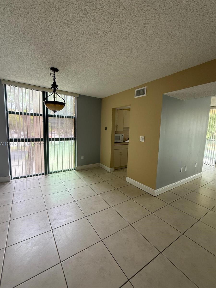 ¤INTERNATIONAL PARK I COND - Residential