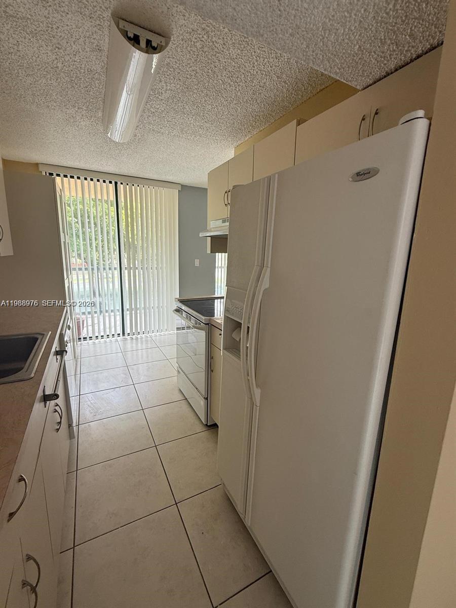 ¤INTERNATIONAL PARK I COND - Residential