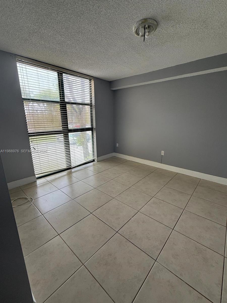 ¤INTERNATIONAL PARK I COND - Residential