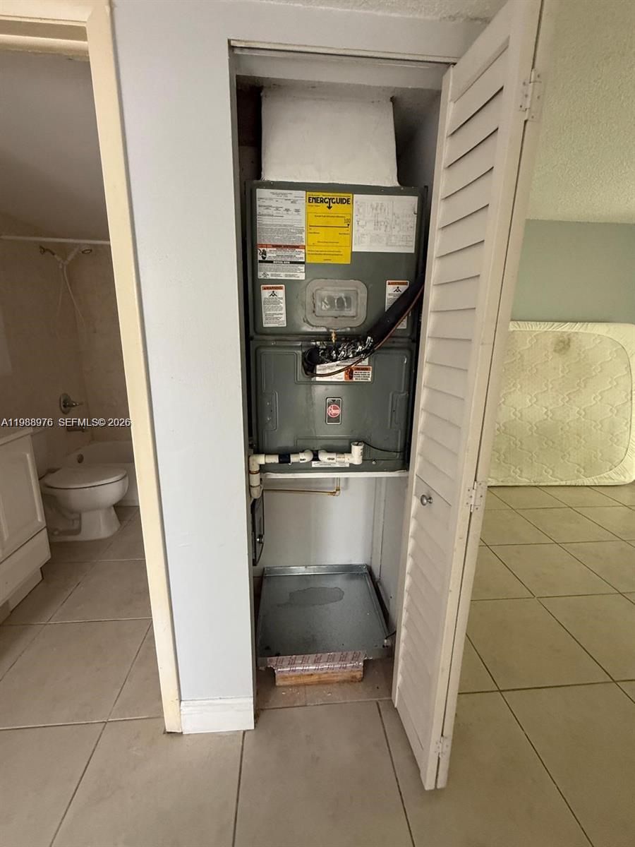 ¤INTERNATIONAL PARK I COND - Residential