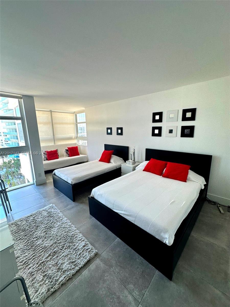 RENAISSANCE OF POMPANO BE - Residential Lease