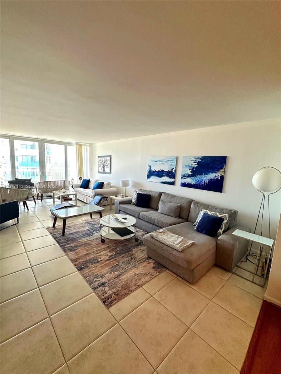 RENAISSANCE OF POMPANO BE - Residential Lease