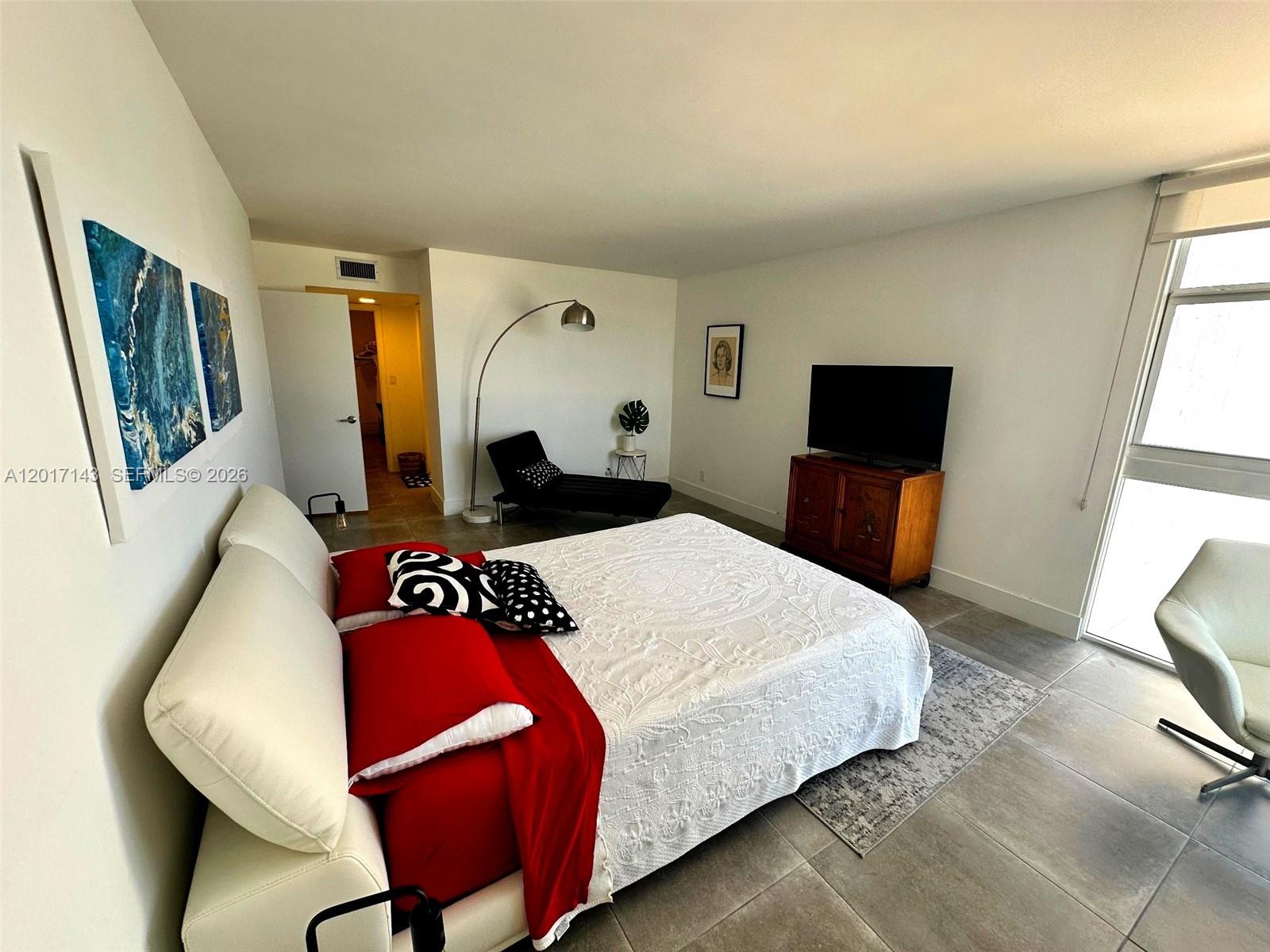 RENAISSANCE OF POMPANO BE - Residential Lease