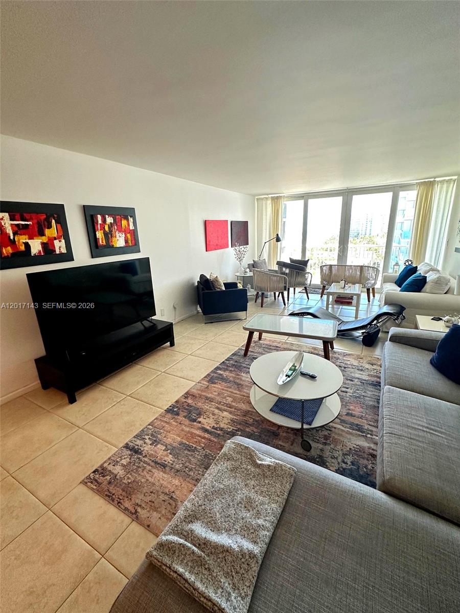 RENAISSANCE OF POMPANO BE - Residential Lease