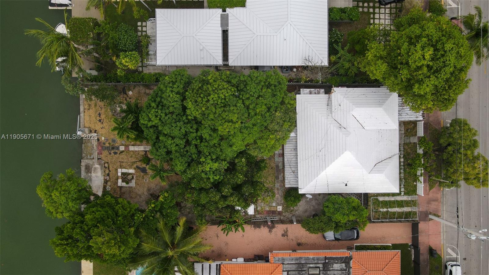 BISCAYNE POINT - Residential