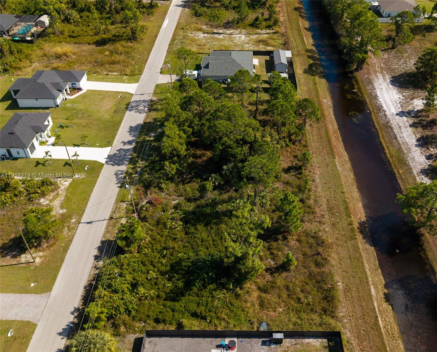 Lee County Unincorporated - Land