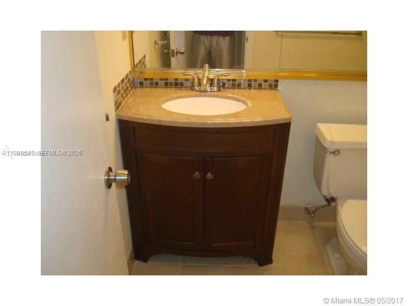 PROMENADE AT KENDALE LAKE - Residential Lease