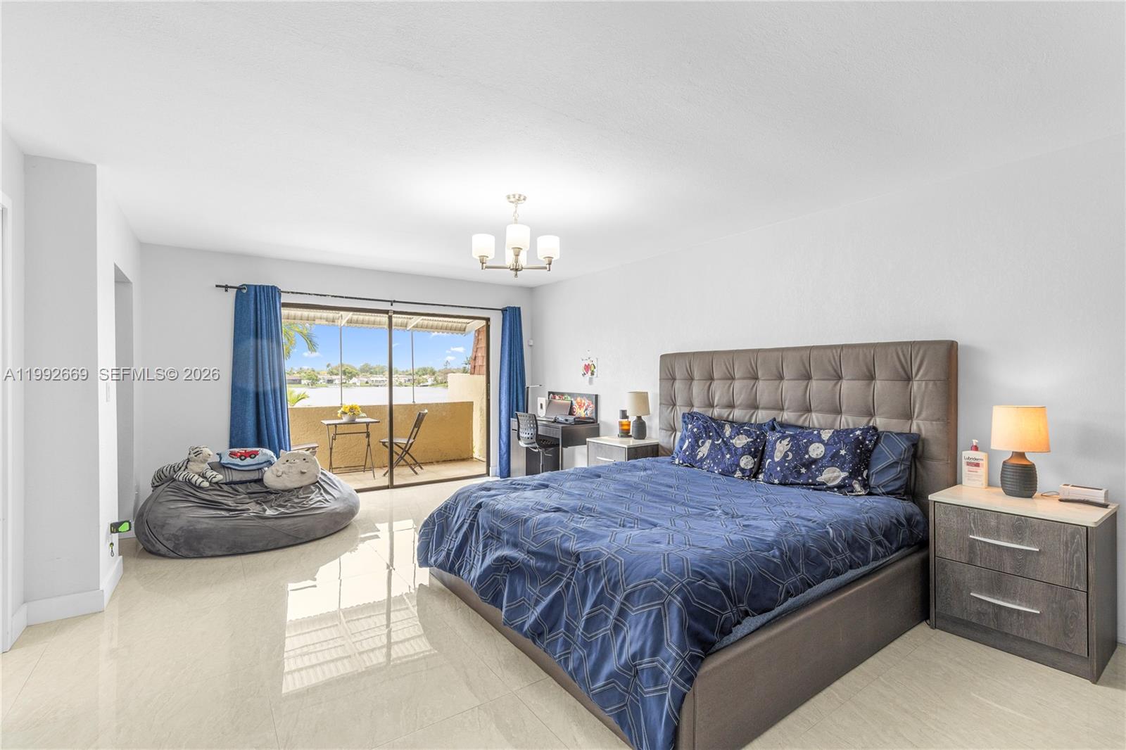 WESTVIEW CONDOMINIUM NO O - Residential