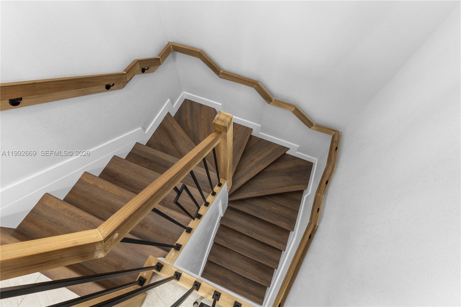 WESTVIEW CONDOMINIUM NO O - Residential