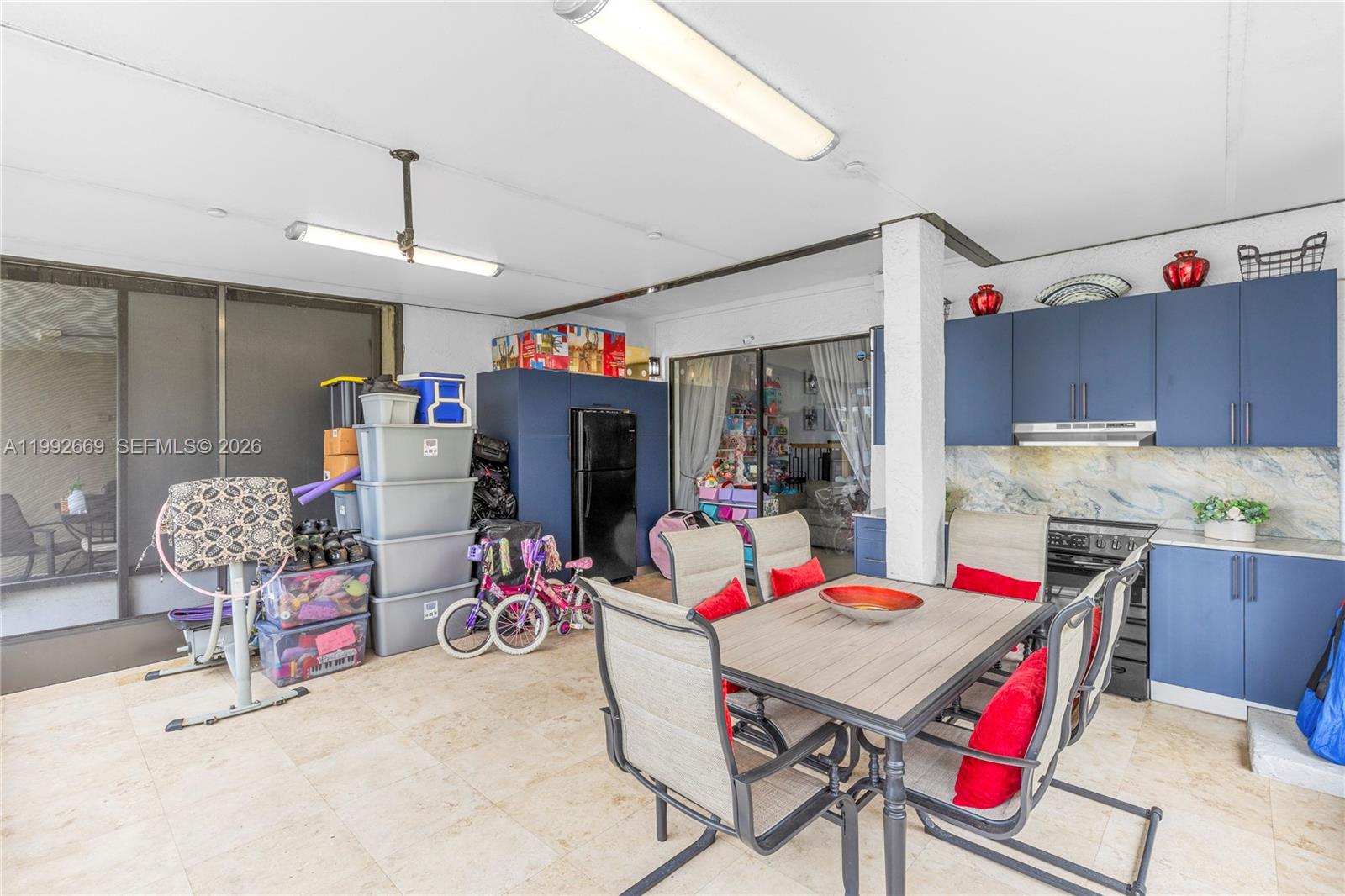 WESTVIEW CONDOMINIUM NO O - Residential