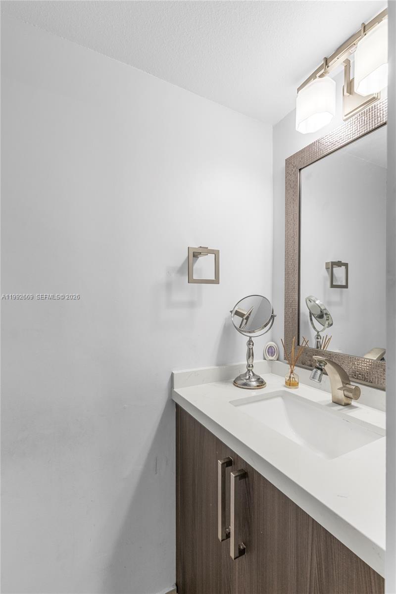 WESTVIEW CONDOMINIUM NO O - Residential