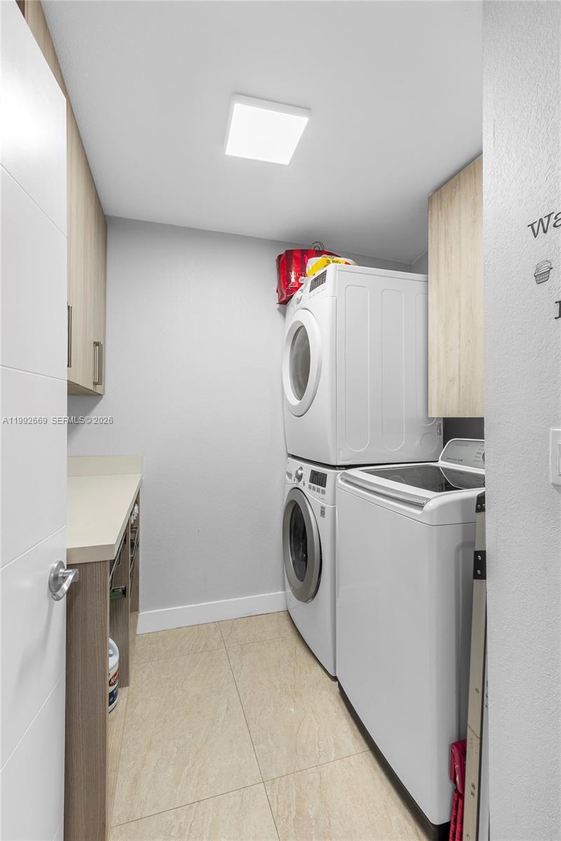 WESTVIEW CONDOMINIUM NO O - Residential