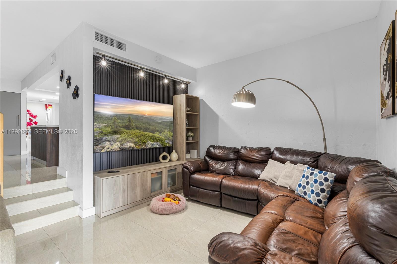 8920 Palm Tree Ln 8920