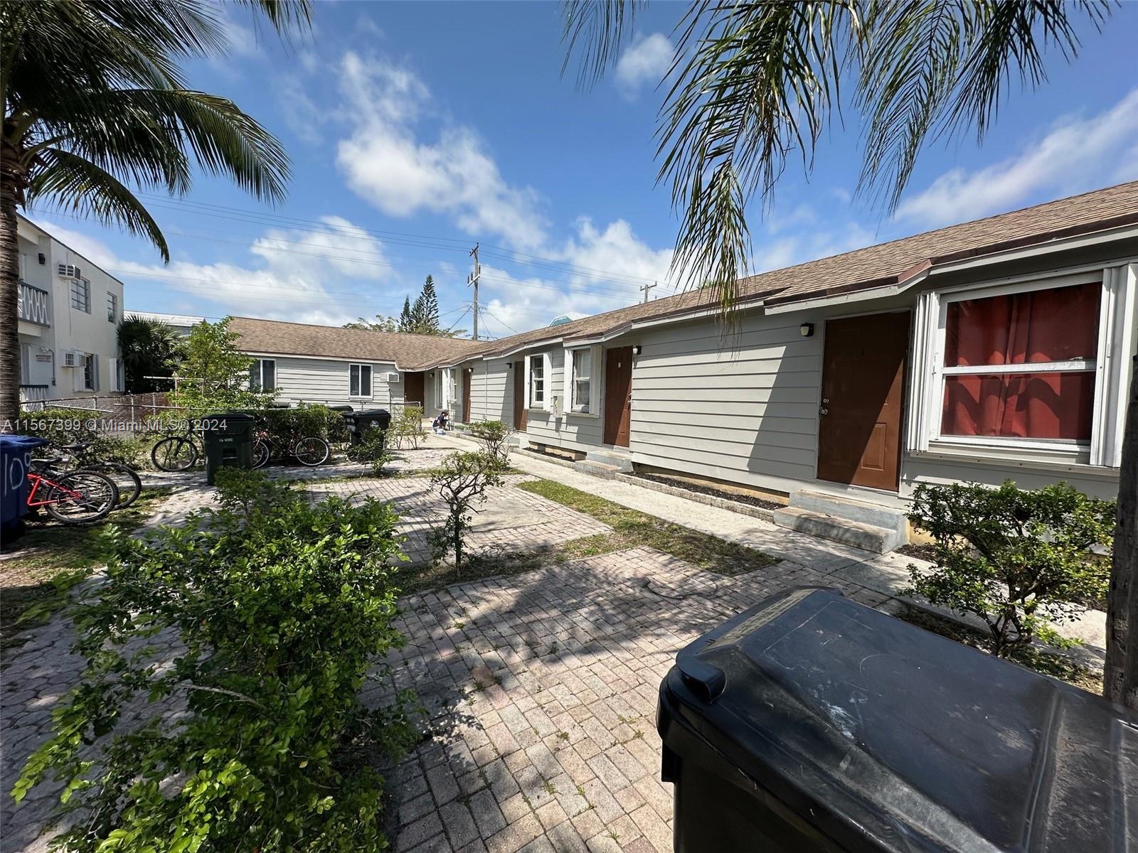 Rental Property at 109 S C Street St 3, Lake Worth, Palm Beach County, Florida - Bathrooms: 1  - $1,300 MO.