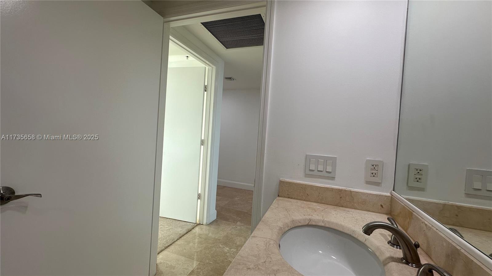 THE OAKS I CONDO - Residential Lease