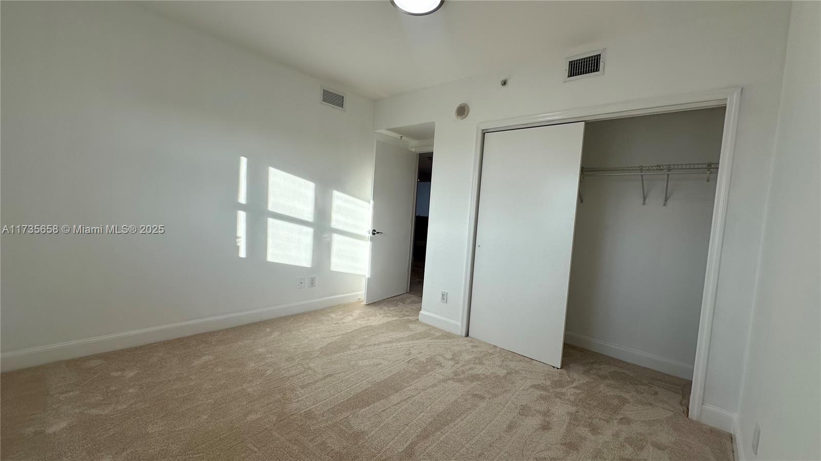 THE OAKS I CONDO - Residential Lease