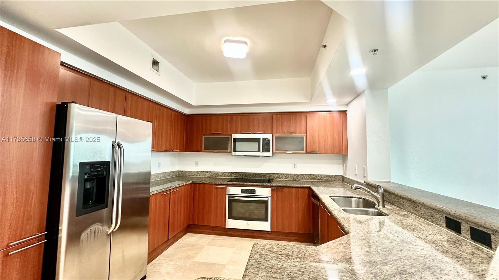 THE OAKS I CONDO - Residential Lease