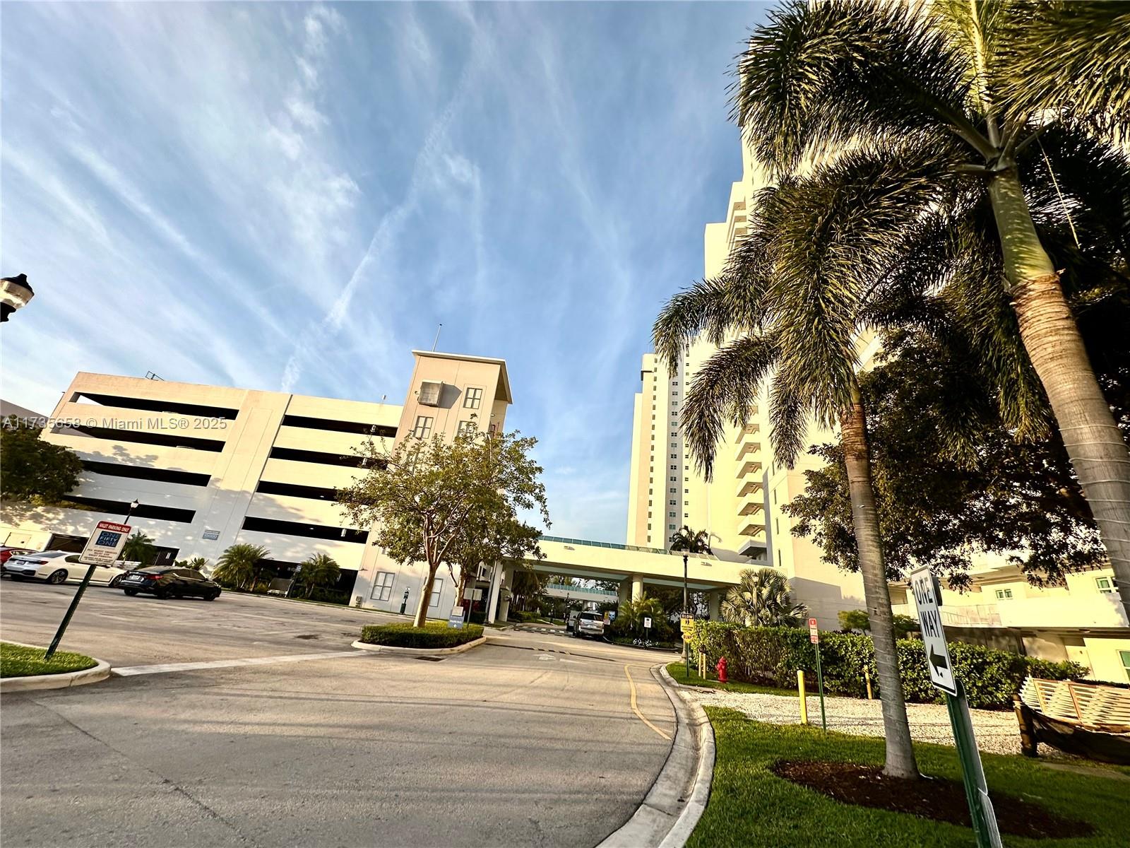THE OAKS I CONDO - Residential Lease