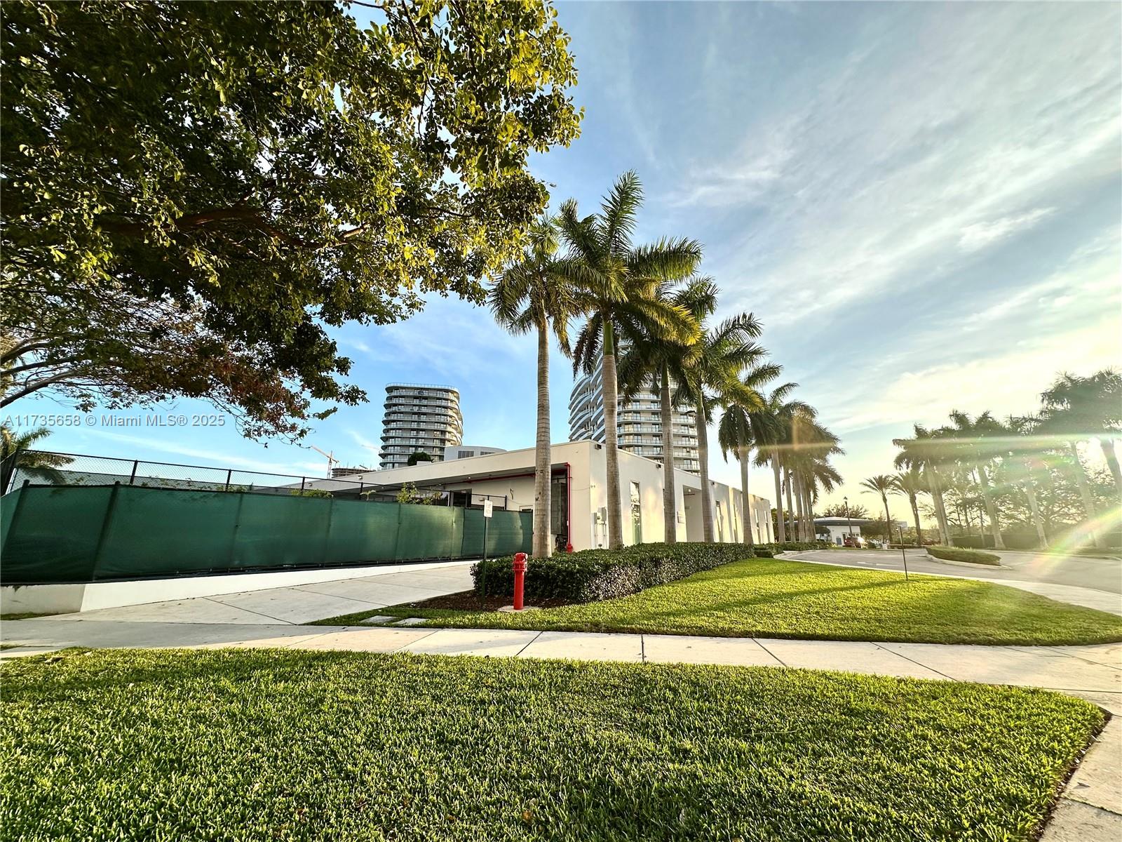 THE OAKS I CONDO - Residential Lease