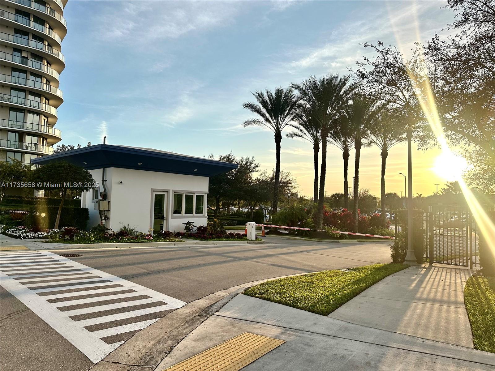 THE OAKS I CONDO - Residential Lease