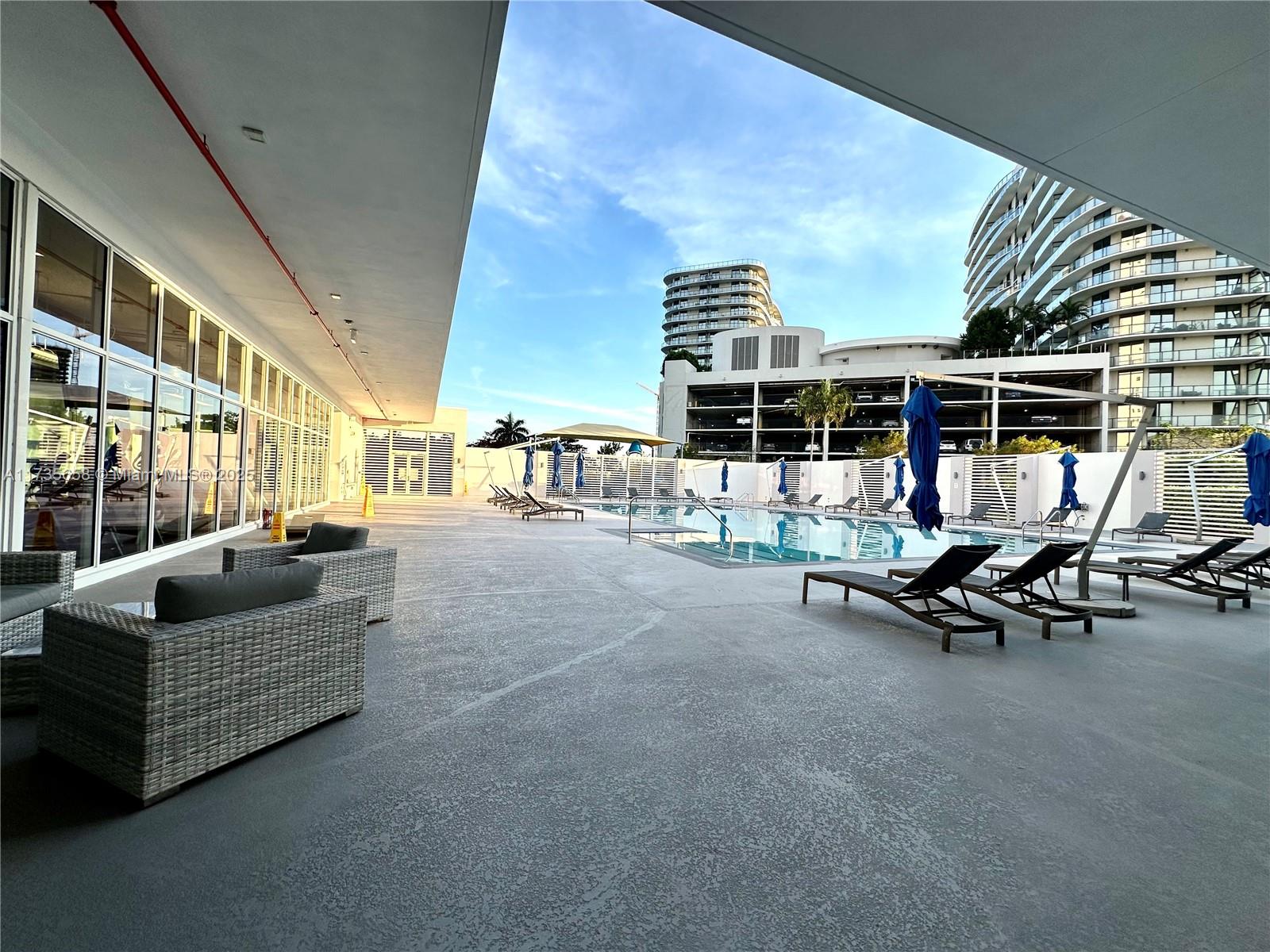 THE OAKS I CONDO - Residential Lease