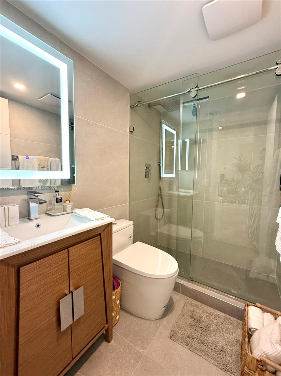 ISOLA CONDO - Residential