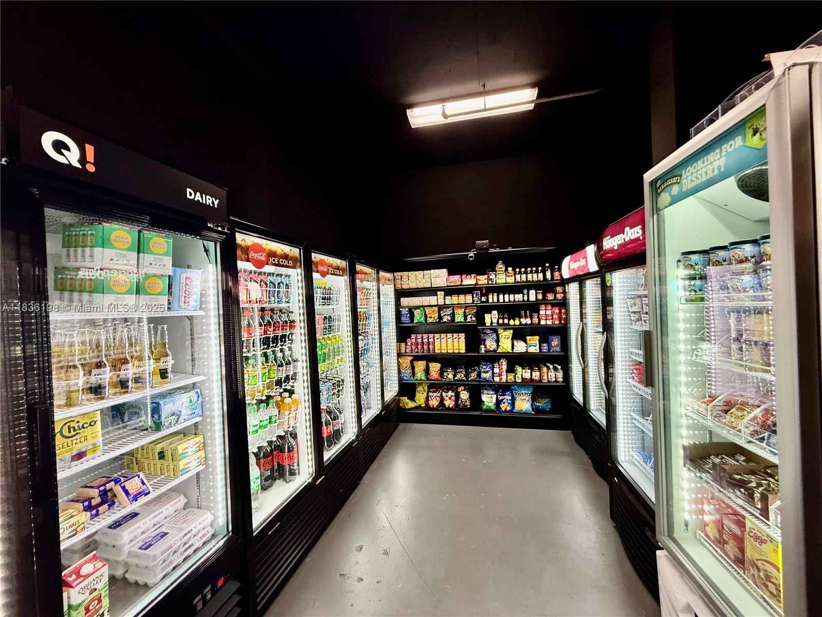 ISOLA CONDO - Residential