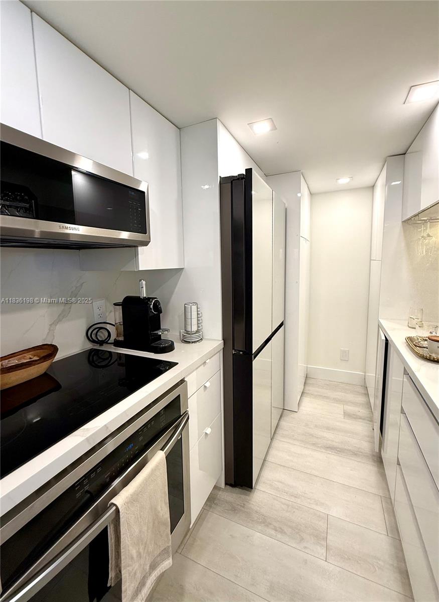 ISOLA CONDO - Residential