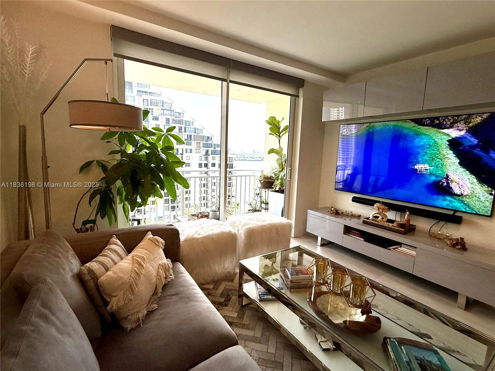 ISOLA CONDO - Residential