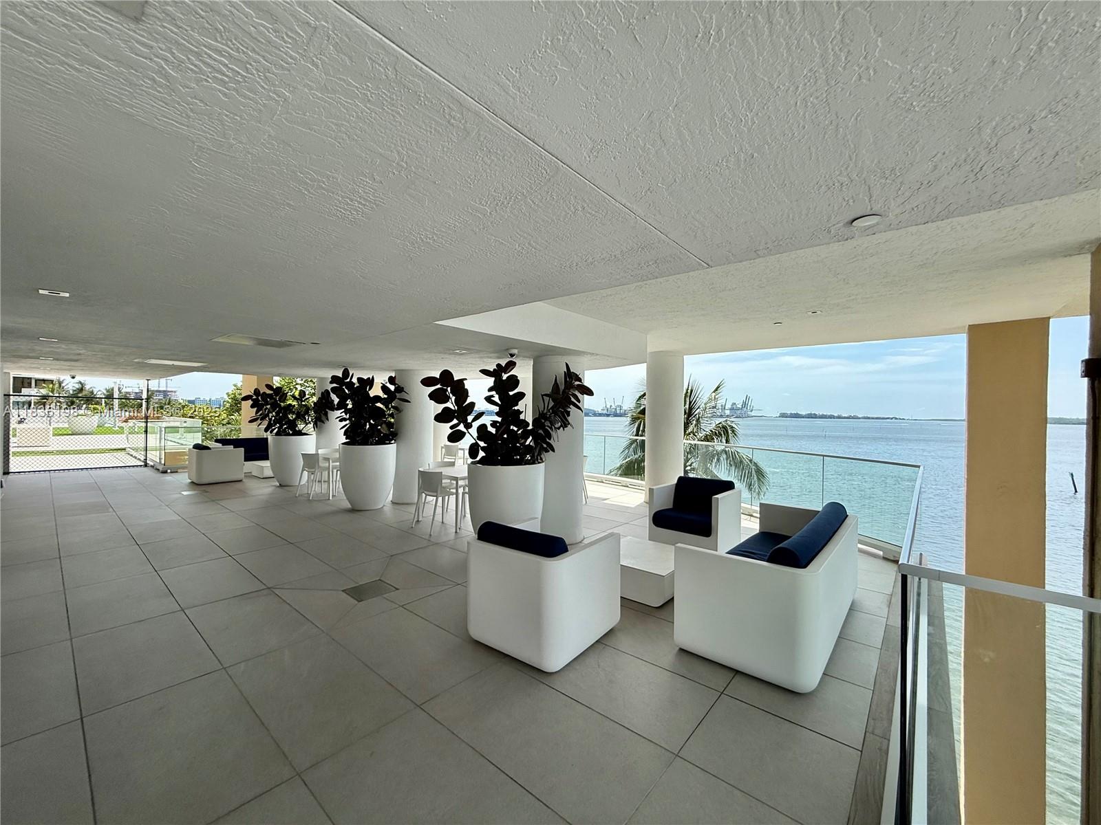 ISOLA CONDO - Residential