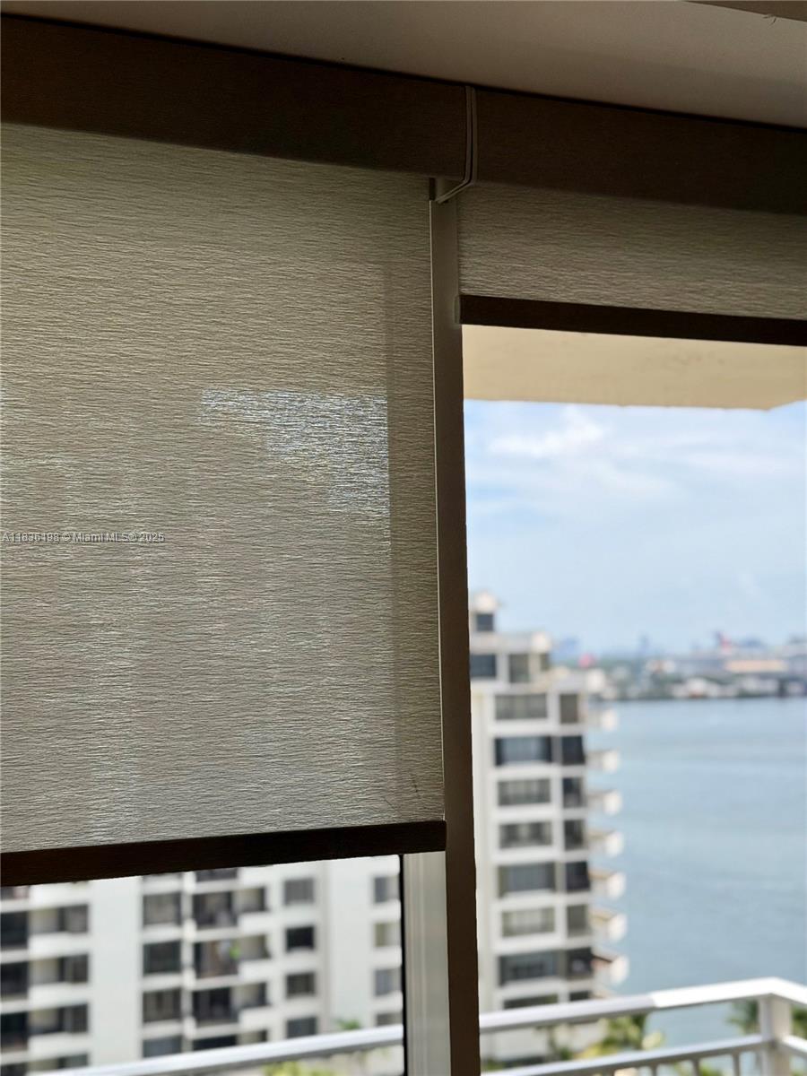 ISOLA CONDO - Residential