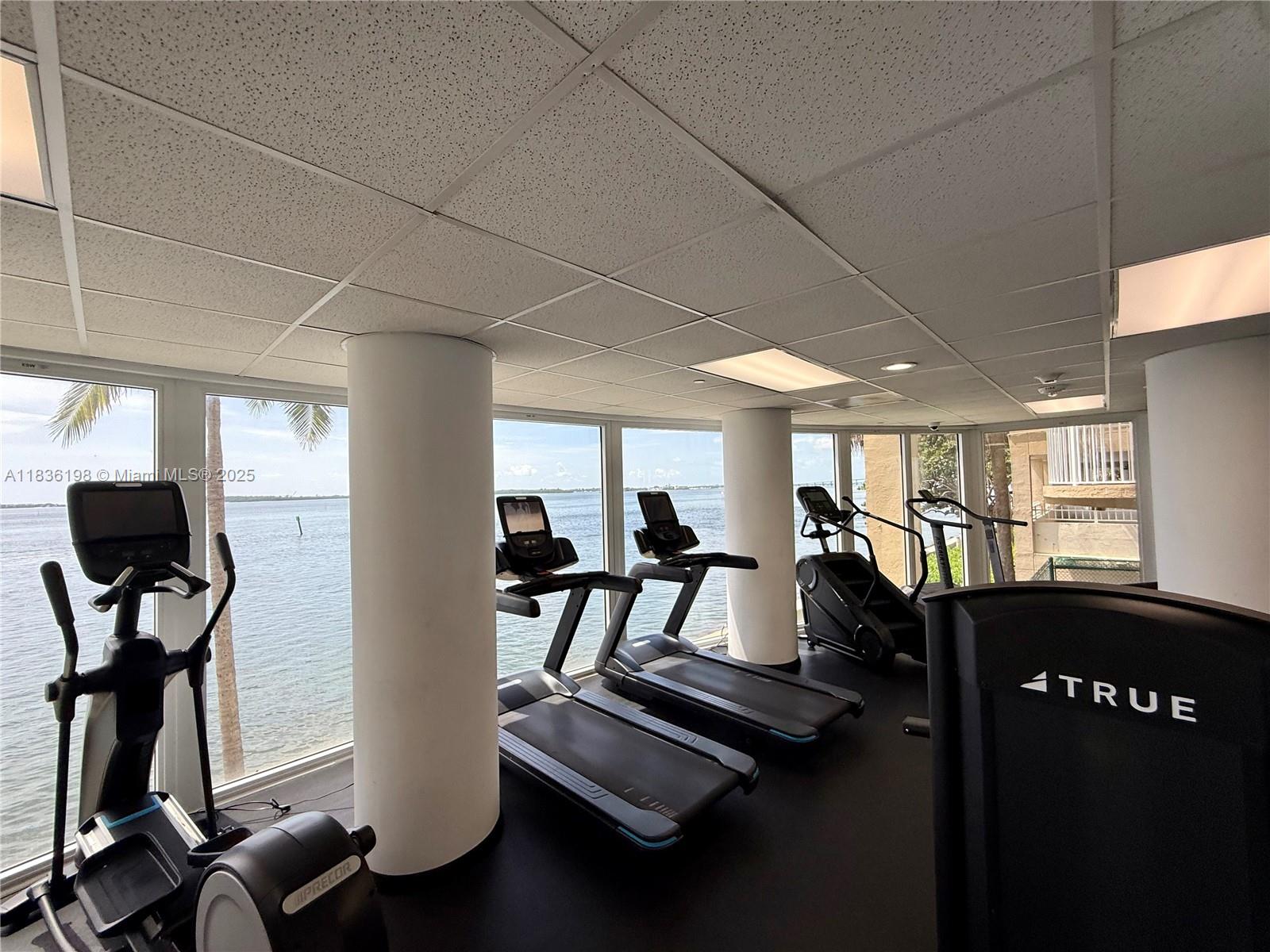 ISOLA CONDO - Residential