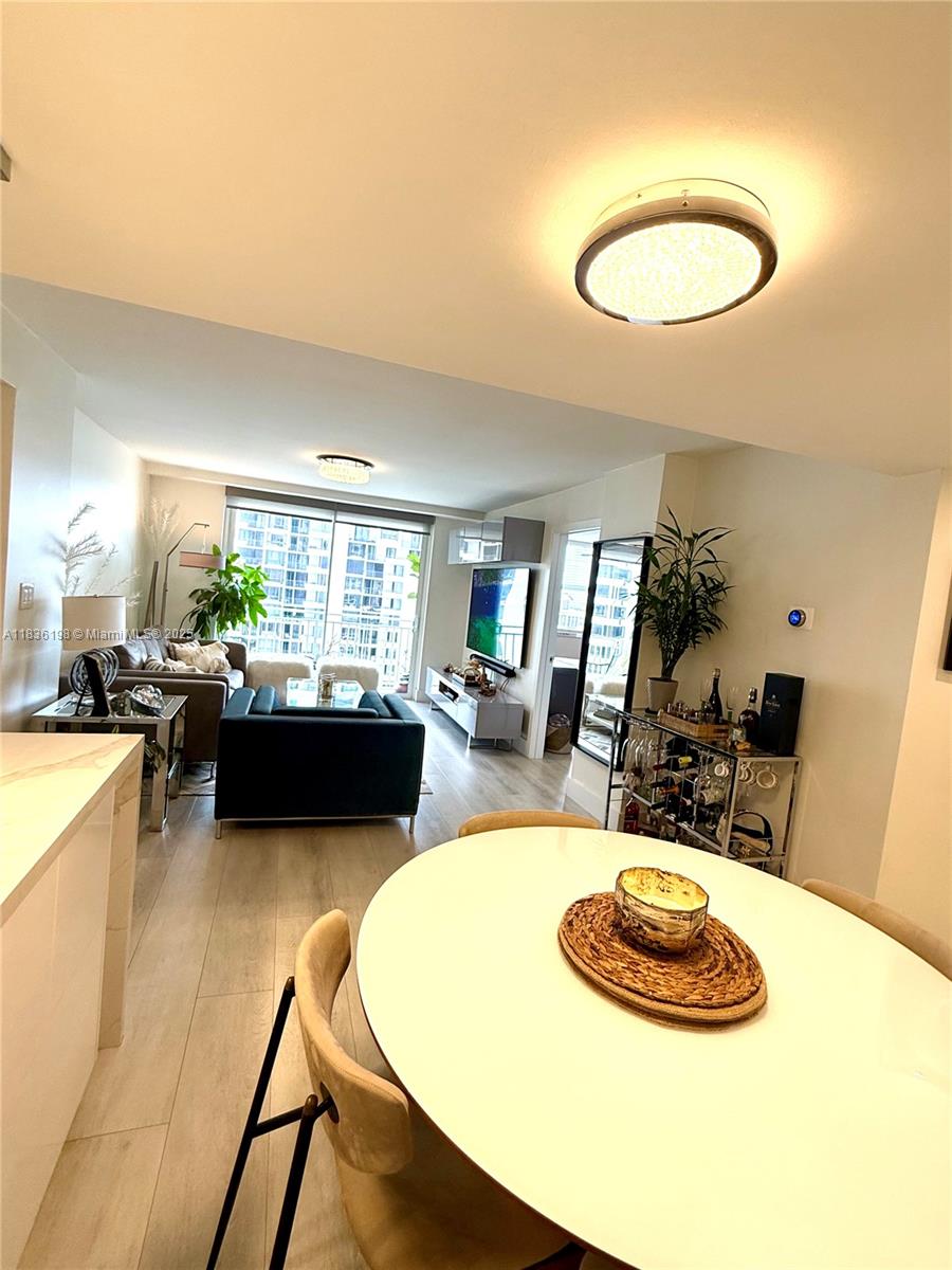 ISOLA CONDO - Residential