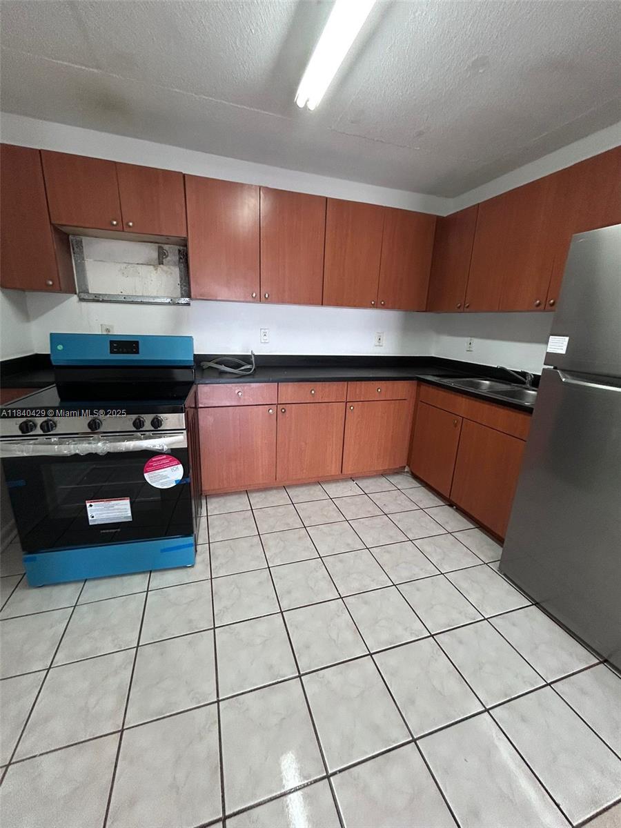 Recently remodeled apartment in the heart of North Miami with new appliances and more. In amazing neighborhood close to schools shops and more. Come see today