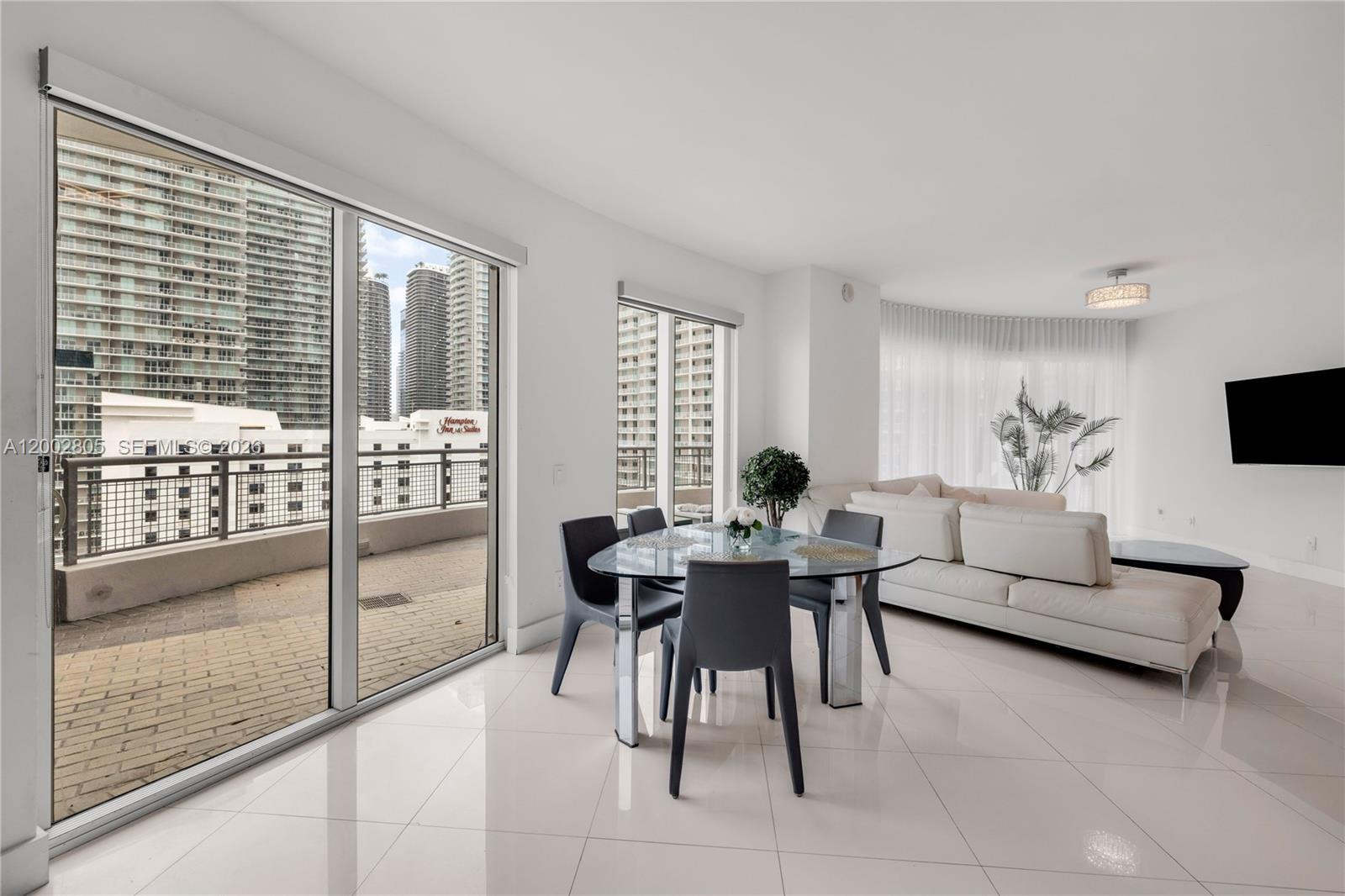 60 SW 13t St 1124