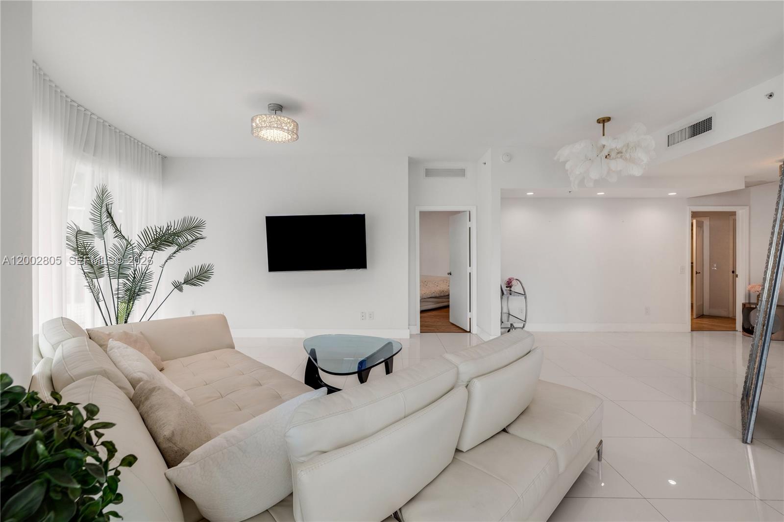 60 SW 13t St 1124